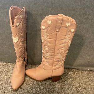 Pink and white heart cowboy boots